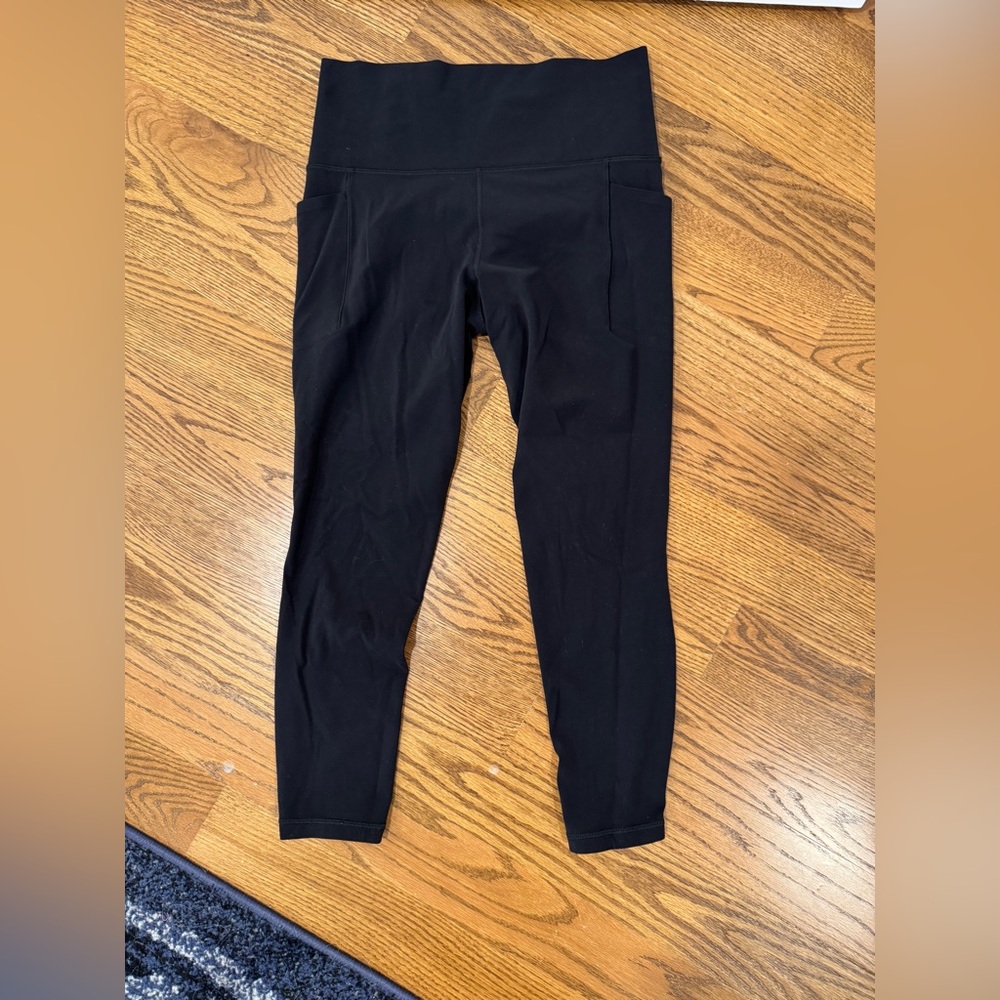 Athleta Black Salutation Stash 7/8 Tights